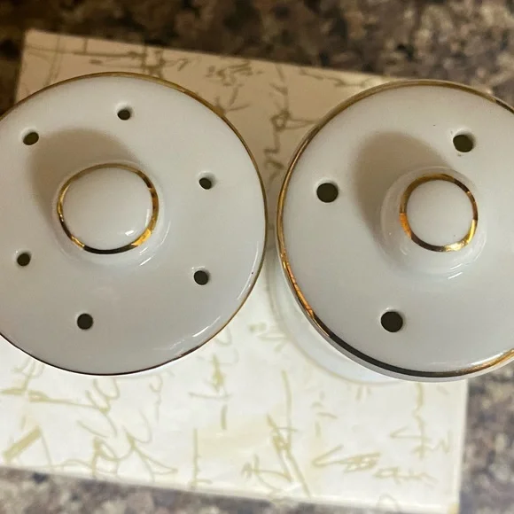 New Lenox Japan Mickey Mouse Mini Salt And Pepper Shakers - Picture 6 of 6